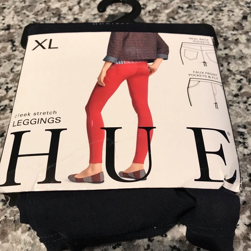 NWT Hue 4 Pocket Leggings